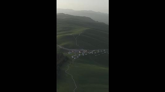 高清竖屏航拍新疆喀什地区阿克陶县阿克塔斯景区早晨合集视频的预览图