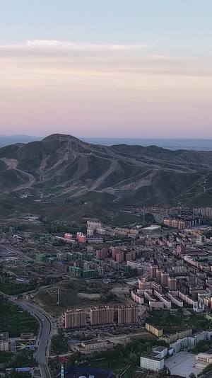 高清竖屏航拍新疆阿勒泰县城风光合集视频的预览图