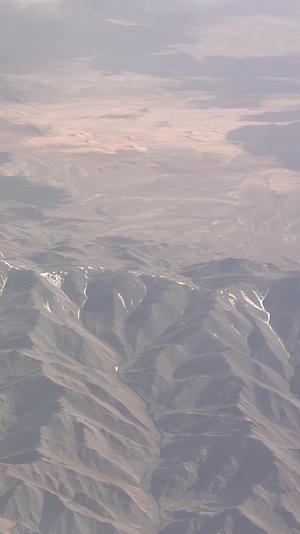 高清竖屏新疆航拍天山山脉合集视频的预览图