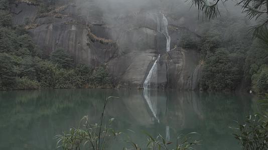 C福建太姥山水流高清实拍视频视频的预览图