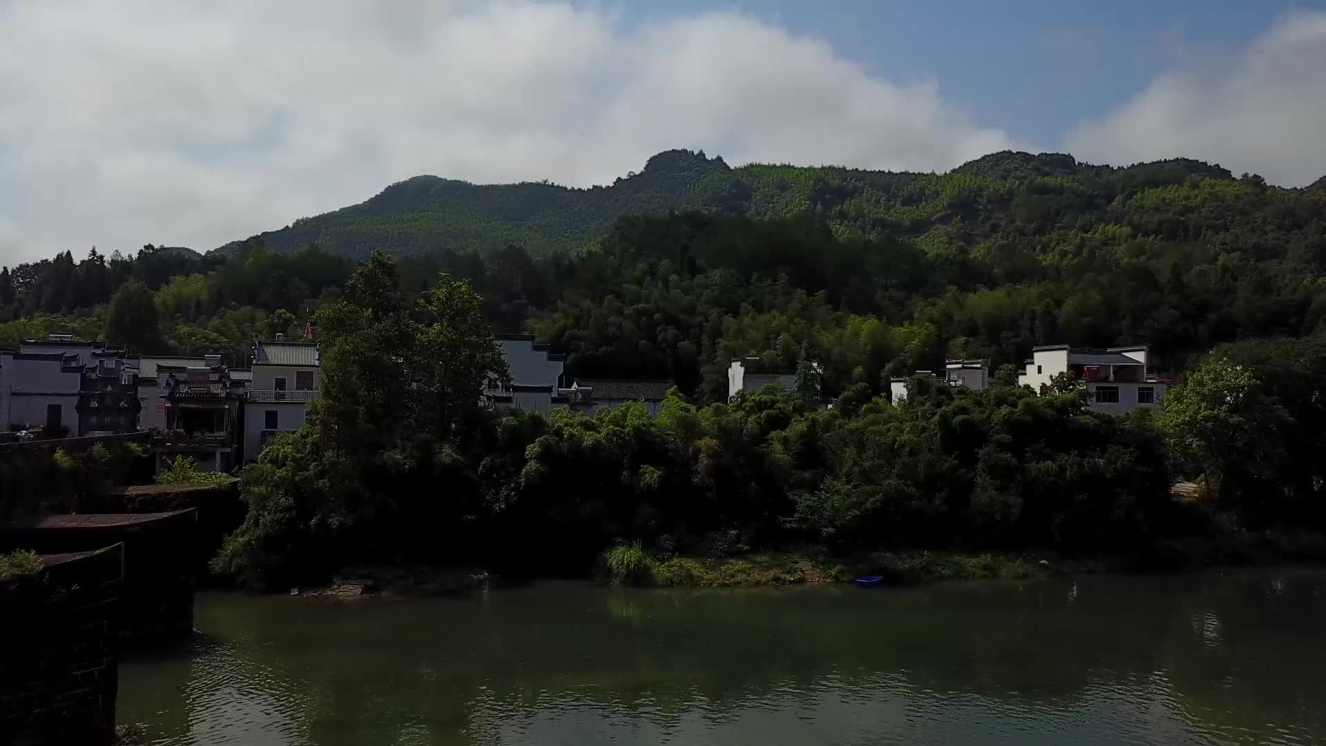 J安徽黄山湖泊实拍视频5视频的预览图