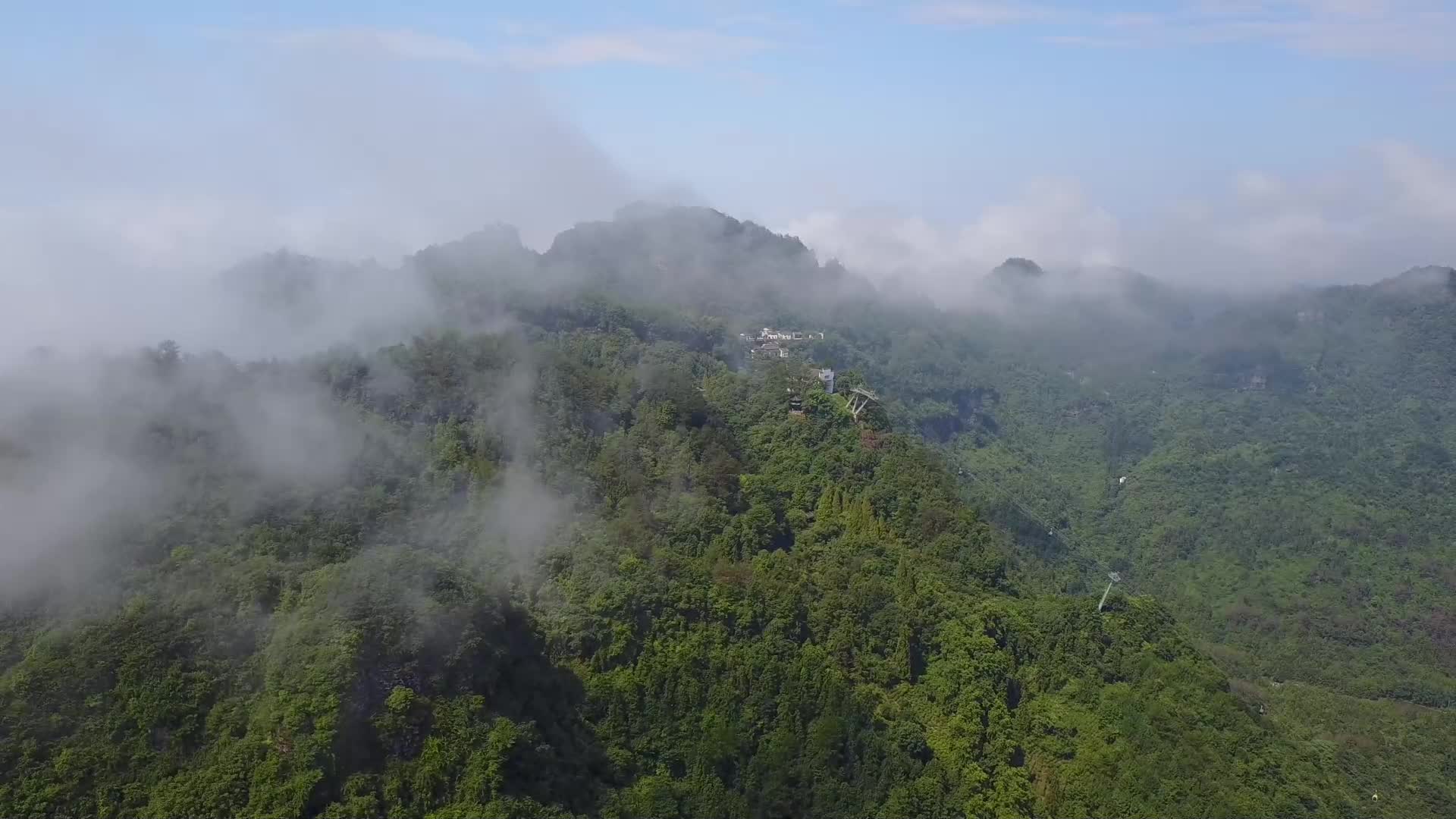 J安徽黄山云雾缭绕实拍视频5视频的预览图