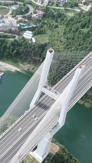高清竖屏航拍贵州乌江大桥一览合集视频的预览图
