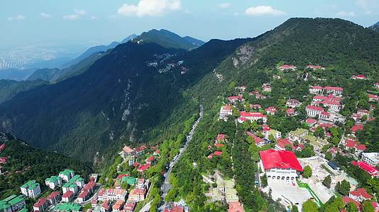 江西庐山牯岭镇自然风景航拍4K60视频的预览图
