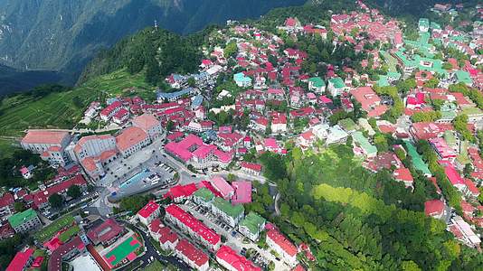 江西庐山牯岭镇自然风景航拍4K60视频的预览图