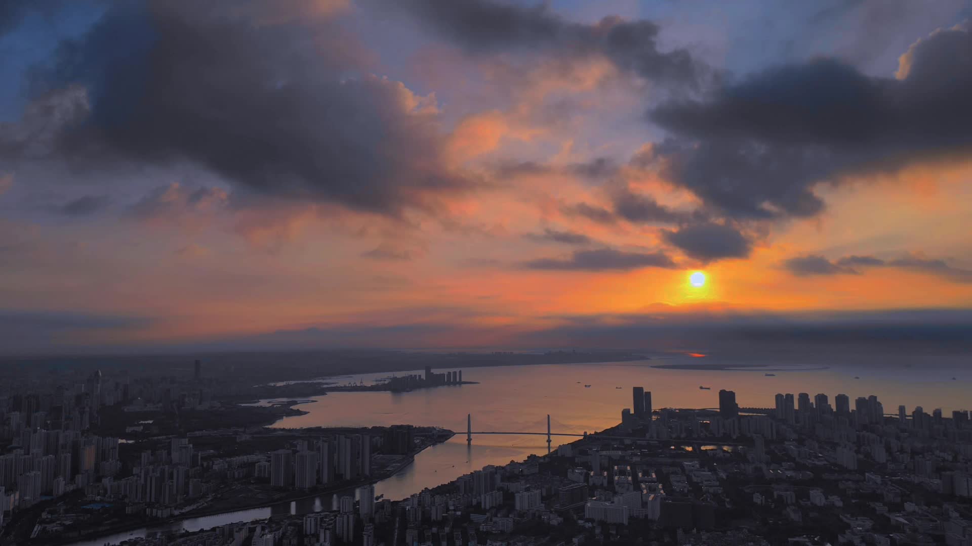 航拍海口城市夜景风光视频的预览图