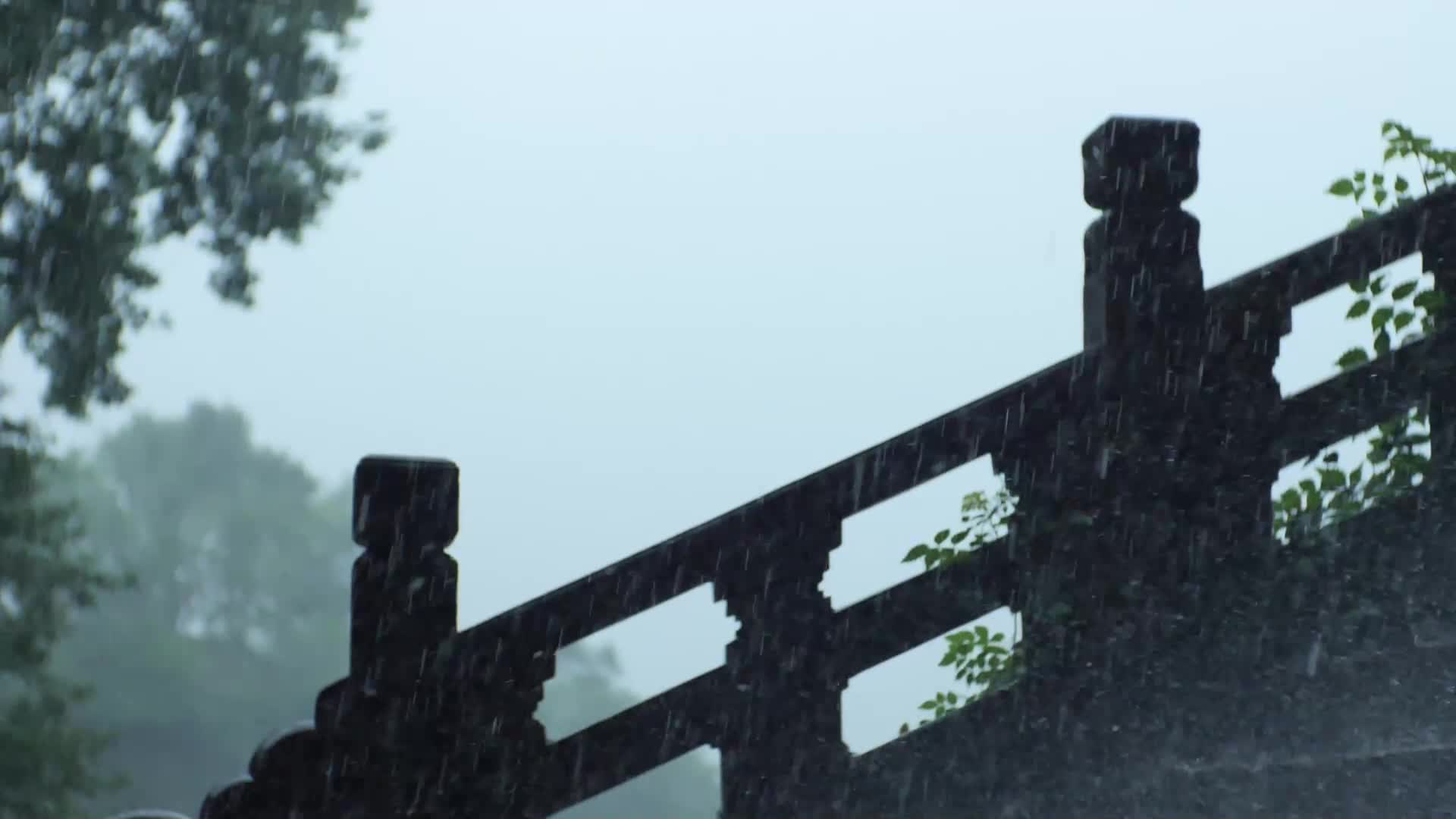 S7安徽省黄山市齐云山雨天楼梯实拍视频视频的预览图