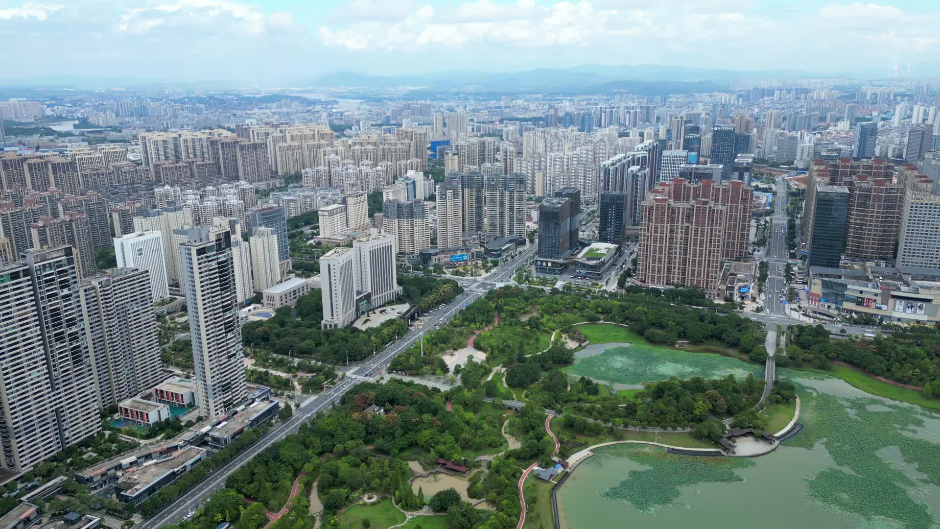 江西赣州城市中央公园航拍4K60视频的预览图