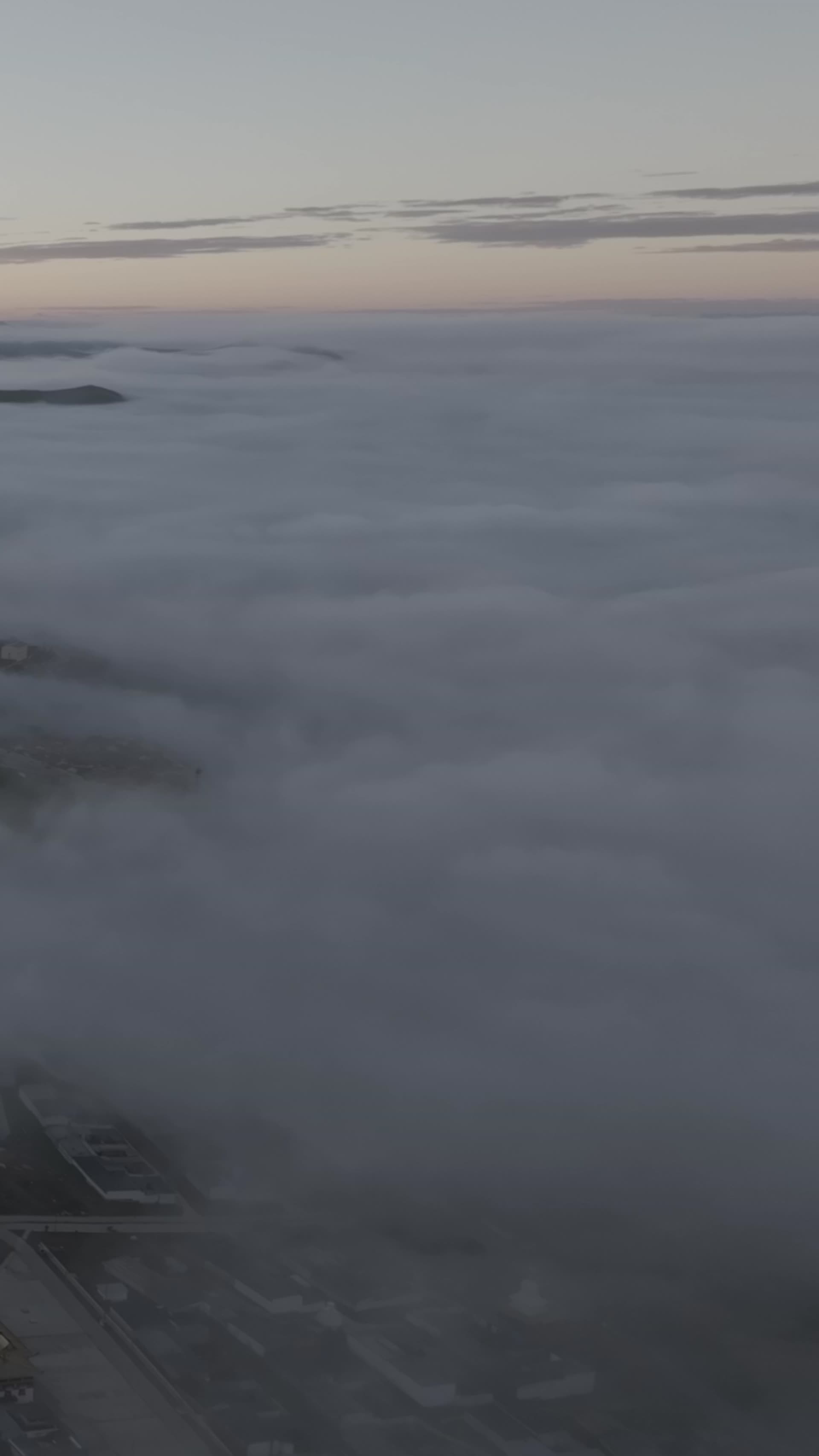 高清竖屏航拍四川阿坝黄河第一弯云层合集视频的预览图