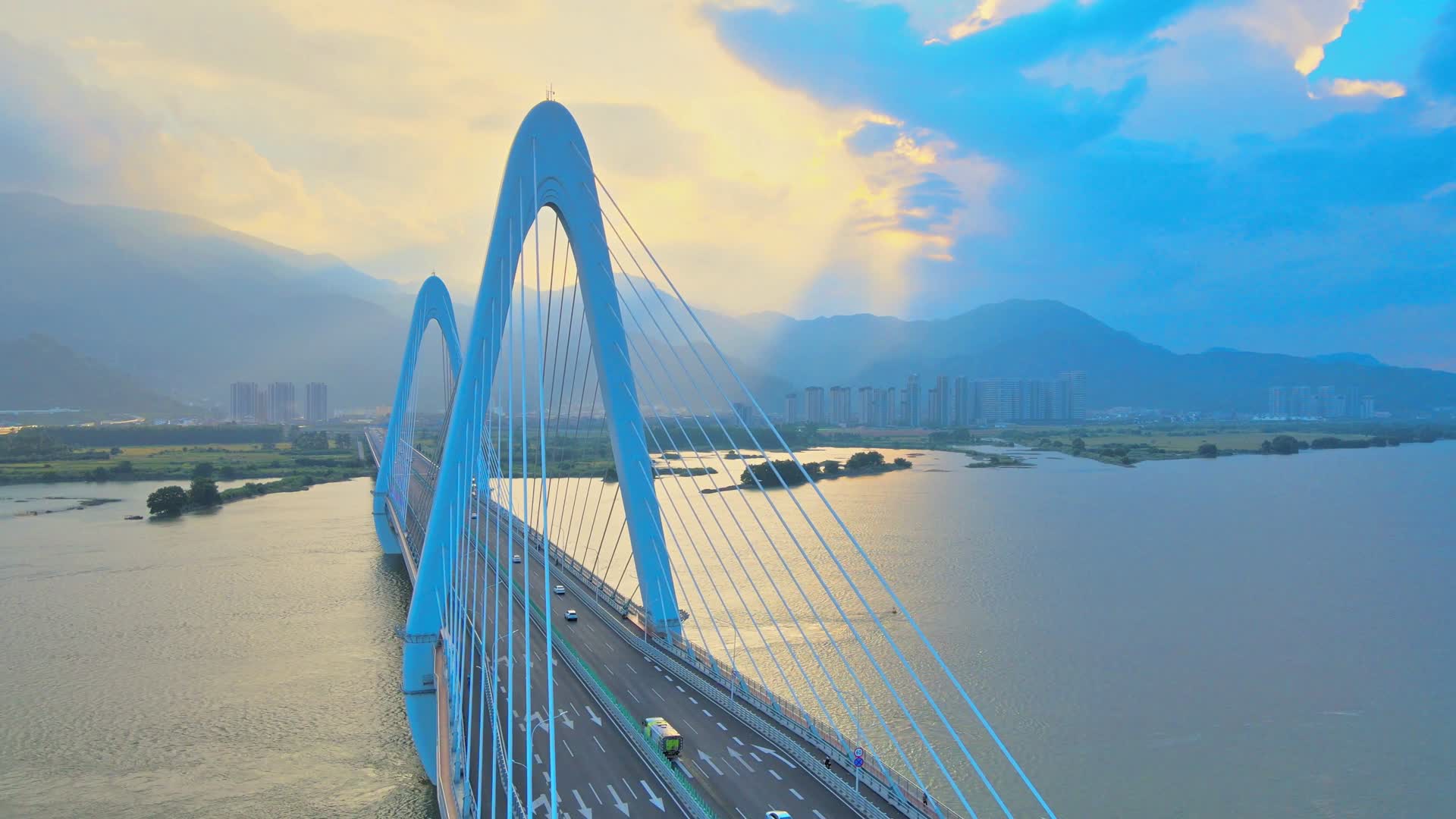 福州闽侯白龙洲大桥高清航拍视频的预览图