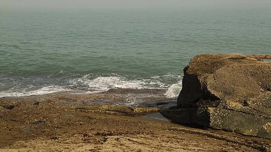 C福建晋江围头村海岸那岩石高清实拍视频视频的预览图