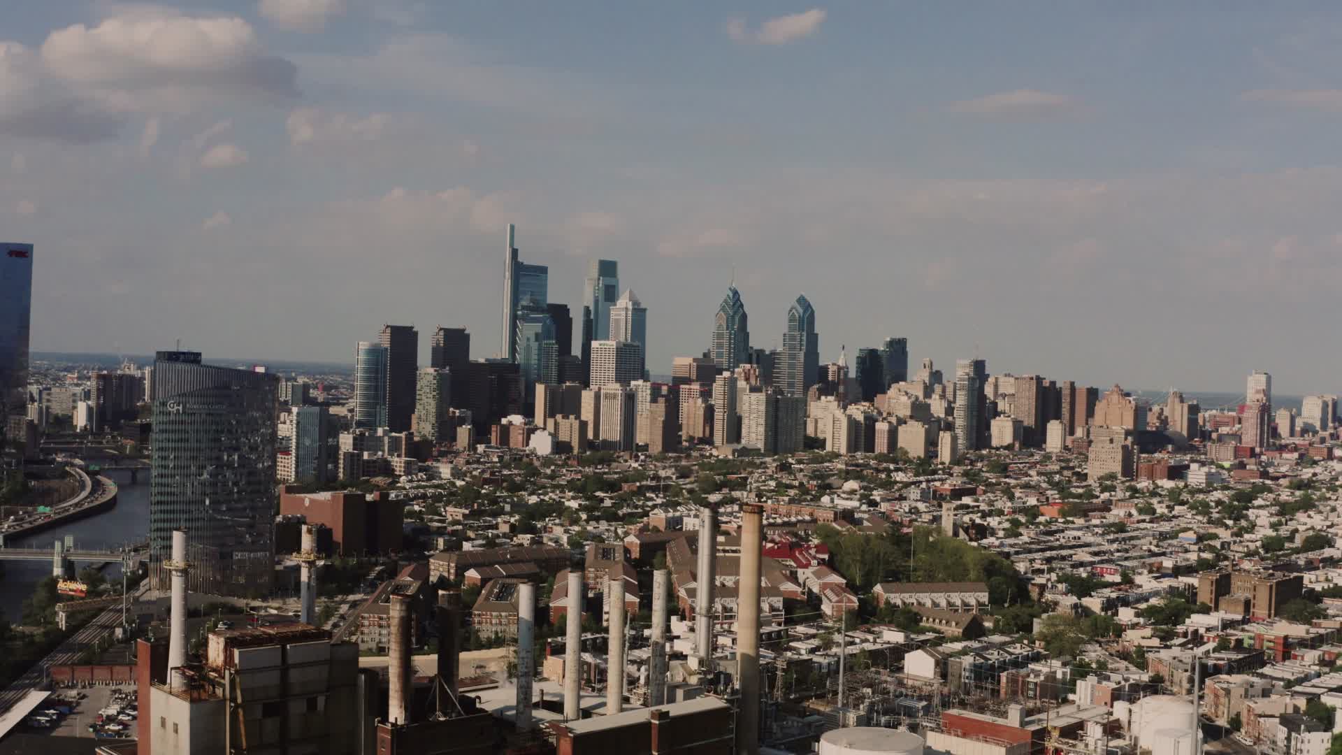城市风光高层建筑航拍视频的预览图