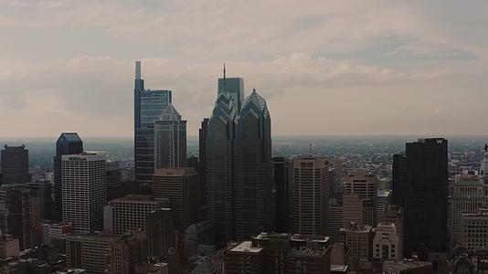 城市高层建筑风光航拍视频的预览图