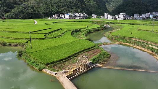 航拍广西靖西平江村乡村风光视频的预览图