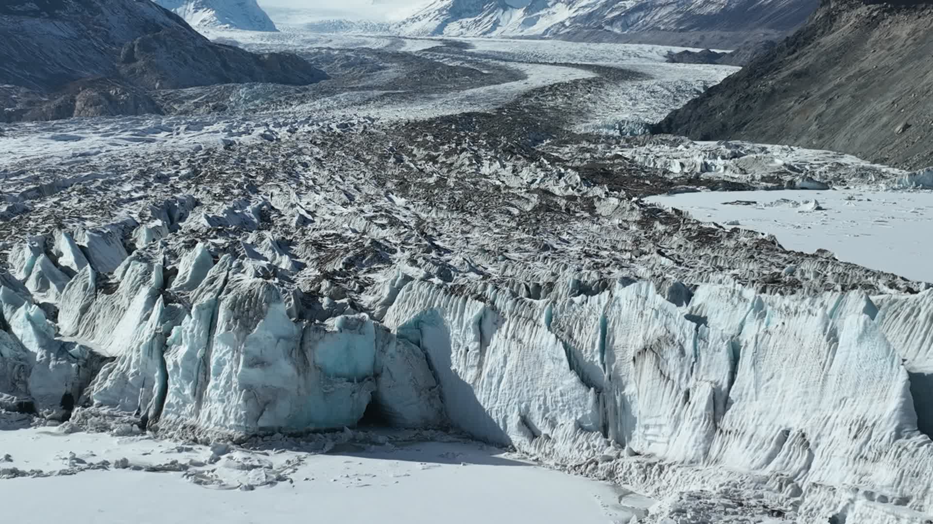 来古冰川航拍视频的预览图