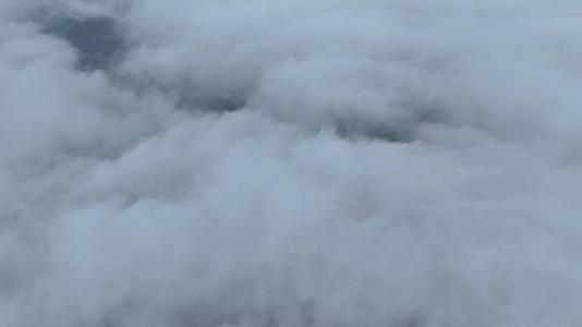 武陵山区秋晨平流雾接天连地碧空万里4K高清实拍视频的预览图
