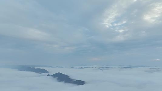 武陵山区秋晨平流雾碧空万里4K高清实拍视频的预览图