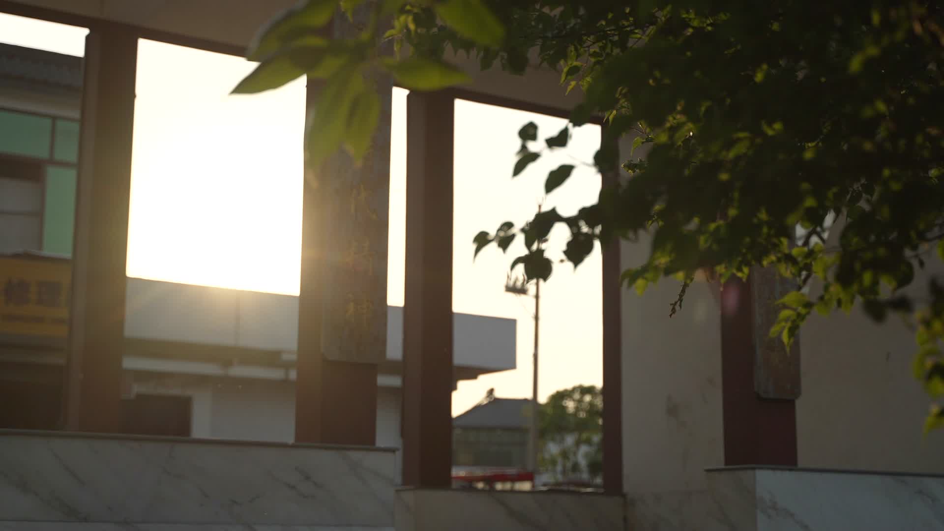 722合集夕阳下的古亭子凉亭视频的预览图
