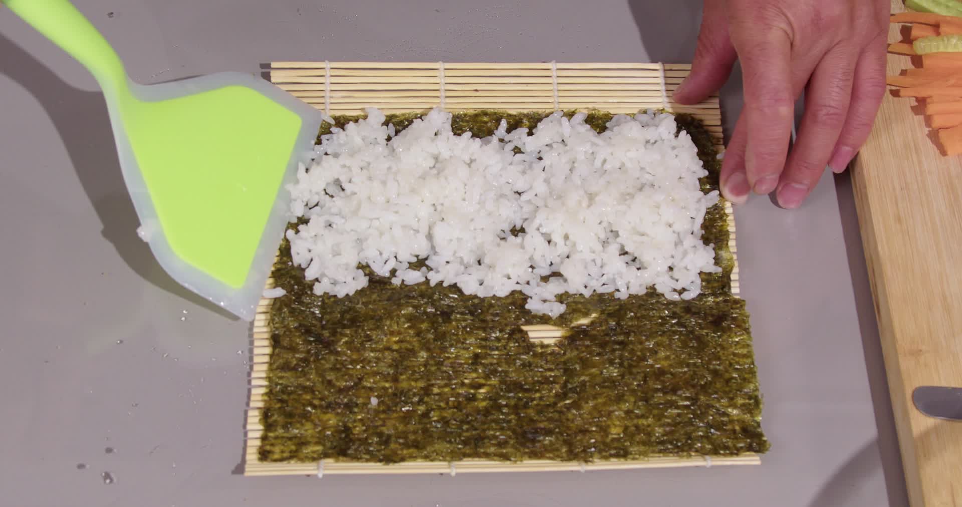 香米糯米紫薯寿司视频的预览图