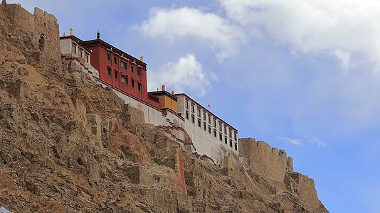 航拍延时西藏日土宗遗址伦珠曲顶寺视频的预览图