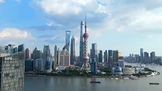 上海外滩黄浦江城市风光航拍4K60视频的预览图