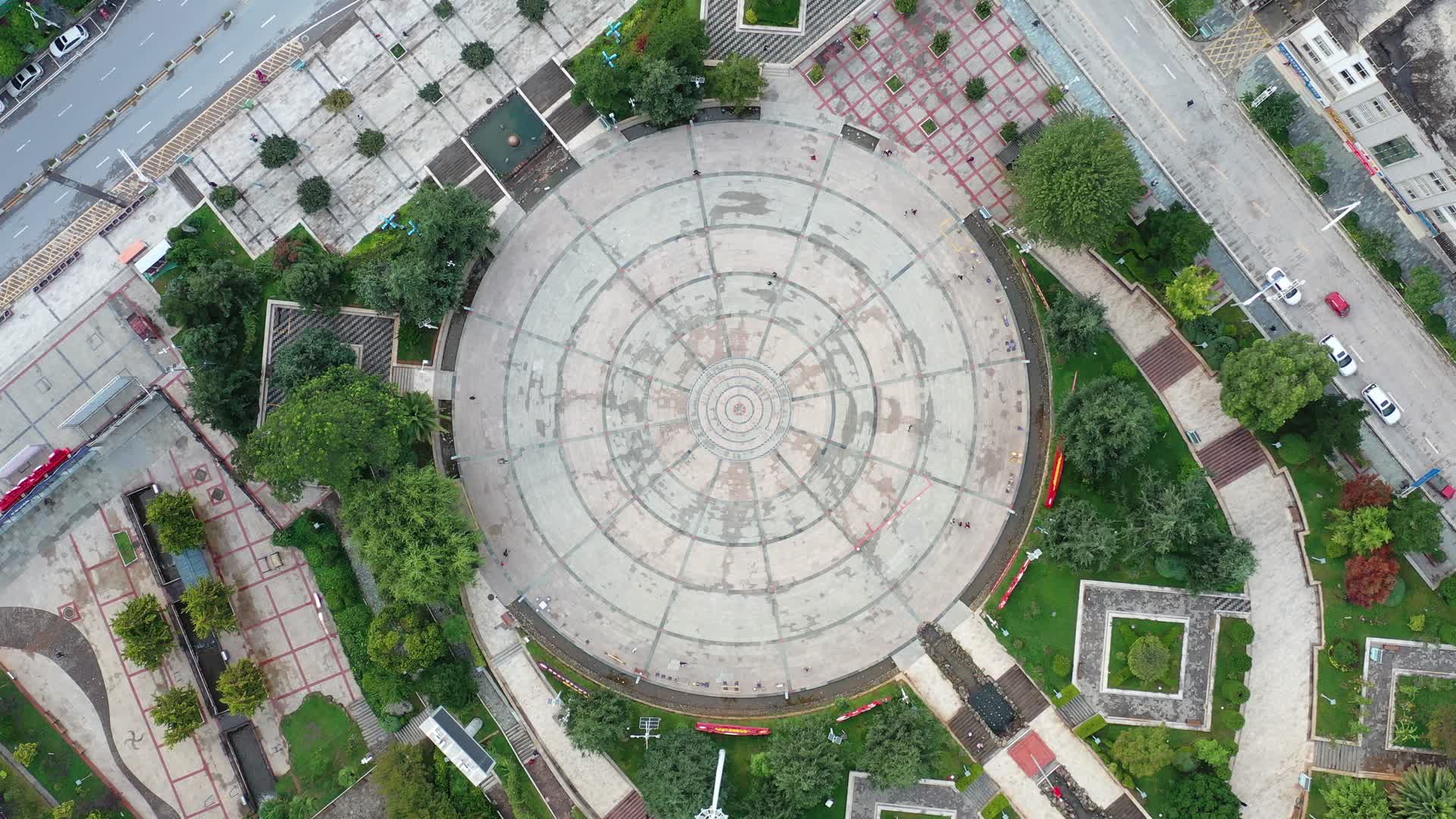 云南怒江兰坪城市风光兰坪中心广场视频的预览图