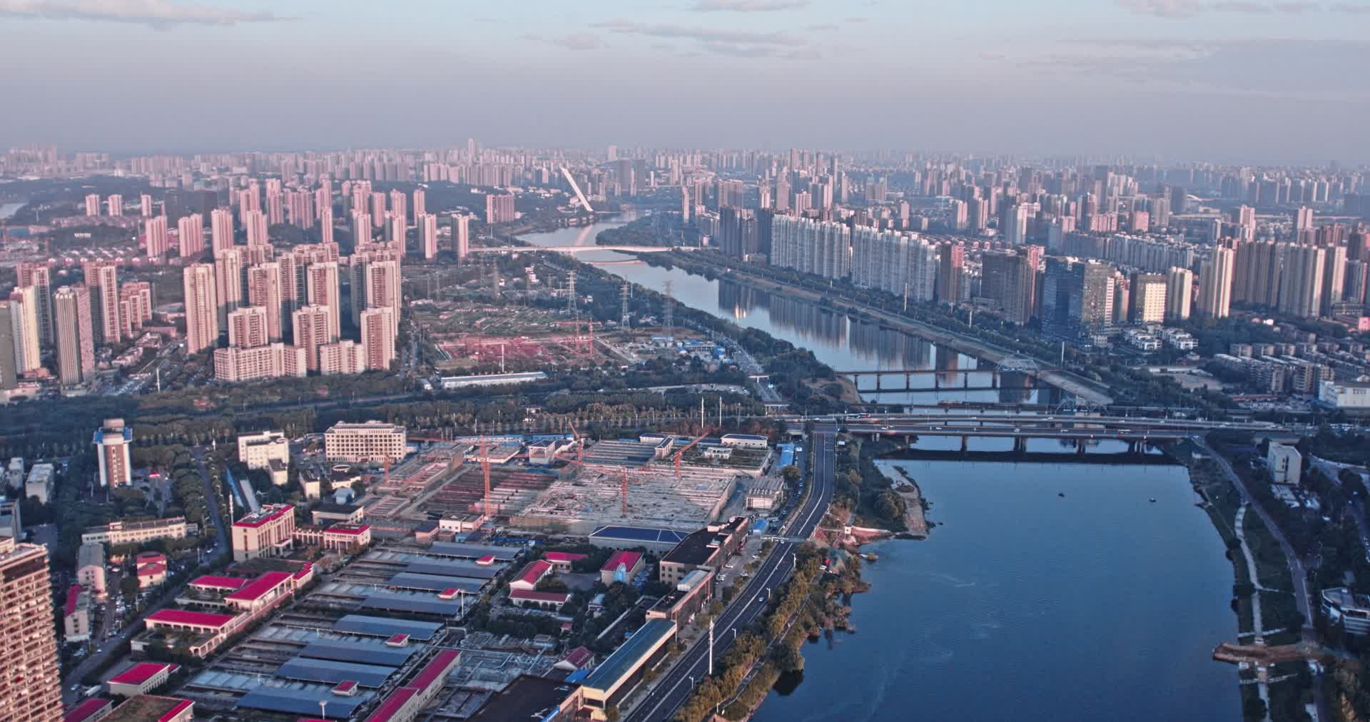 4k航拍湖南长沙开福区城区建筑视频的预览图