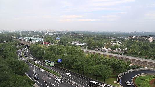 普速火车北京站发车视频的预览图