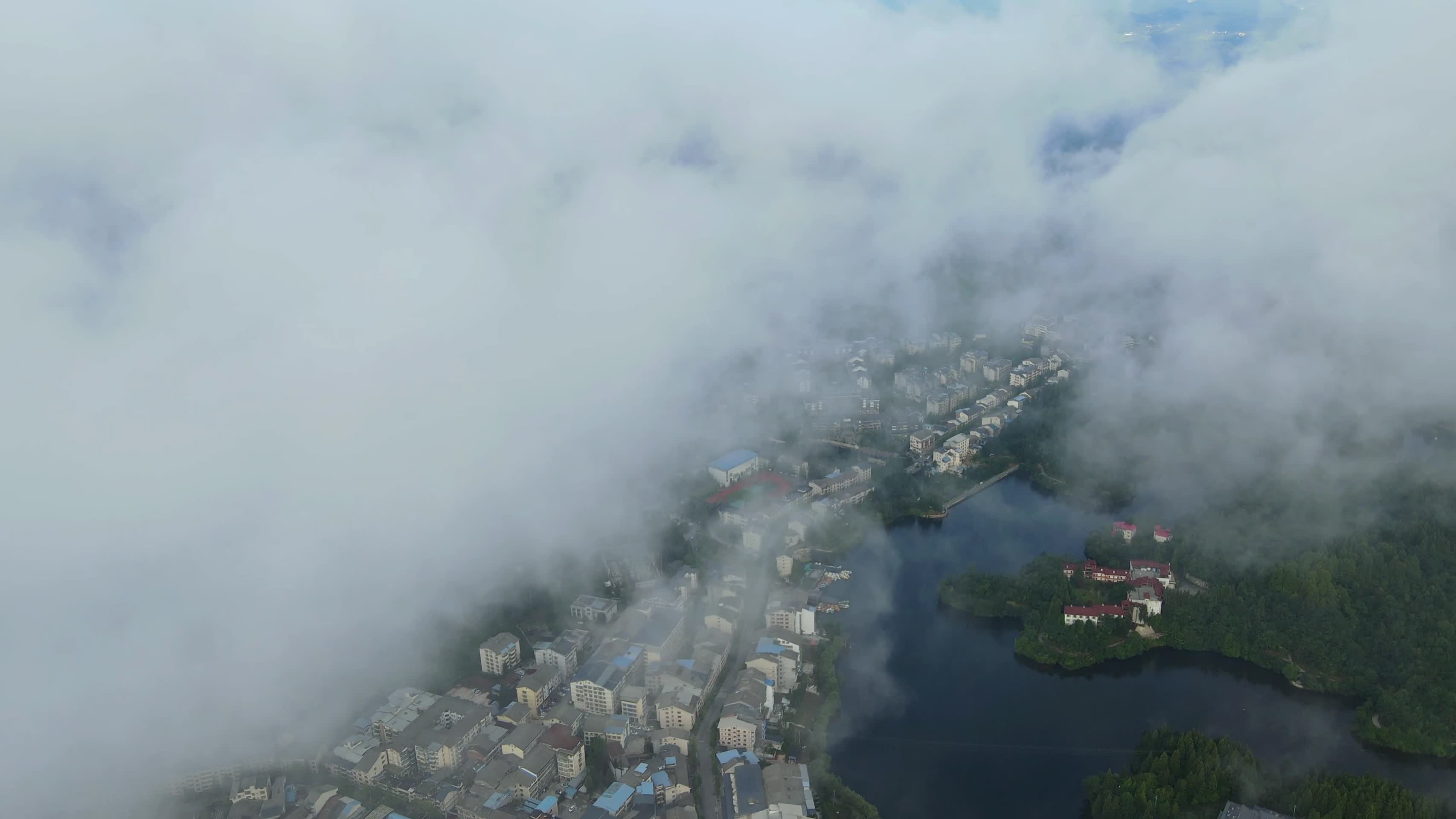 重庆黄水高空4K延时航拍视频视频的预览图