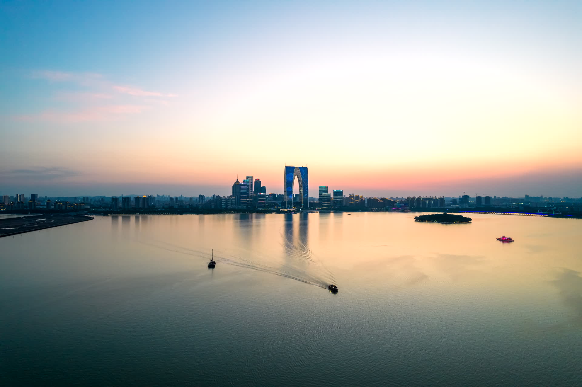 苏州城市风光金鸡湖延时摄影视频的预览图
