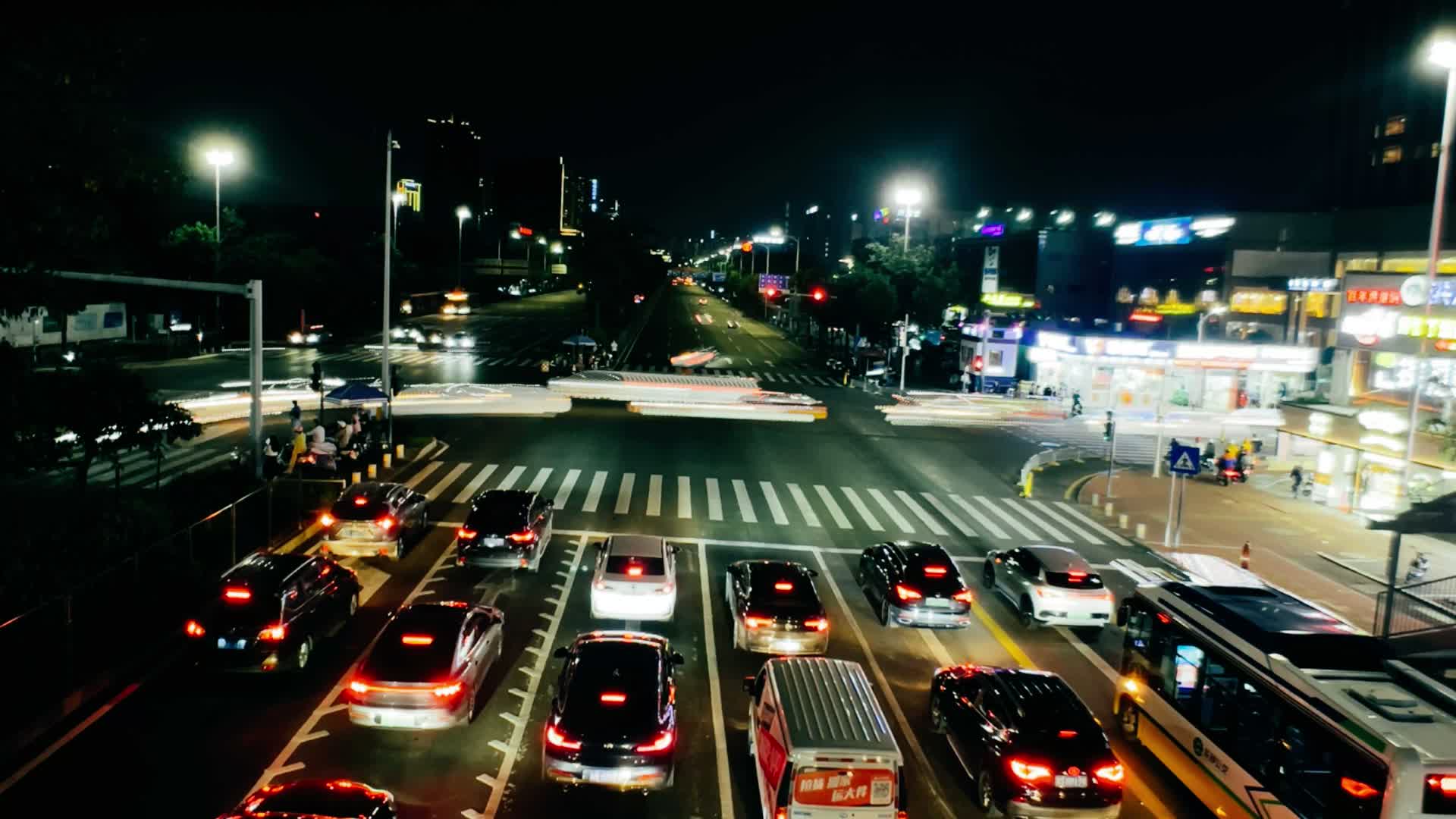 深圳横岗麟恒广场车流光绘延时摄影视频的预览图