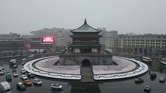 西安大雪钟楼永宁门城墙雪景航拍合集视频的预览图