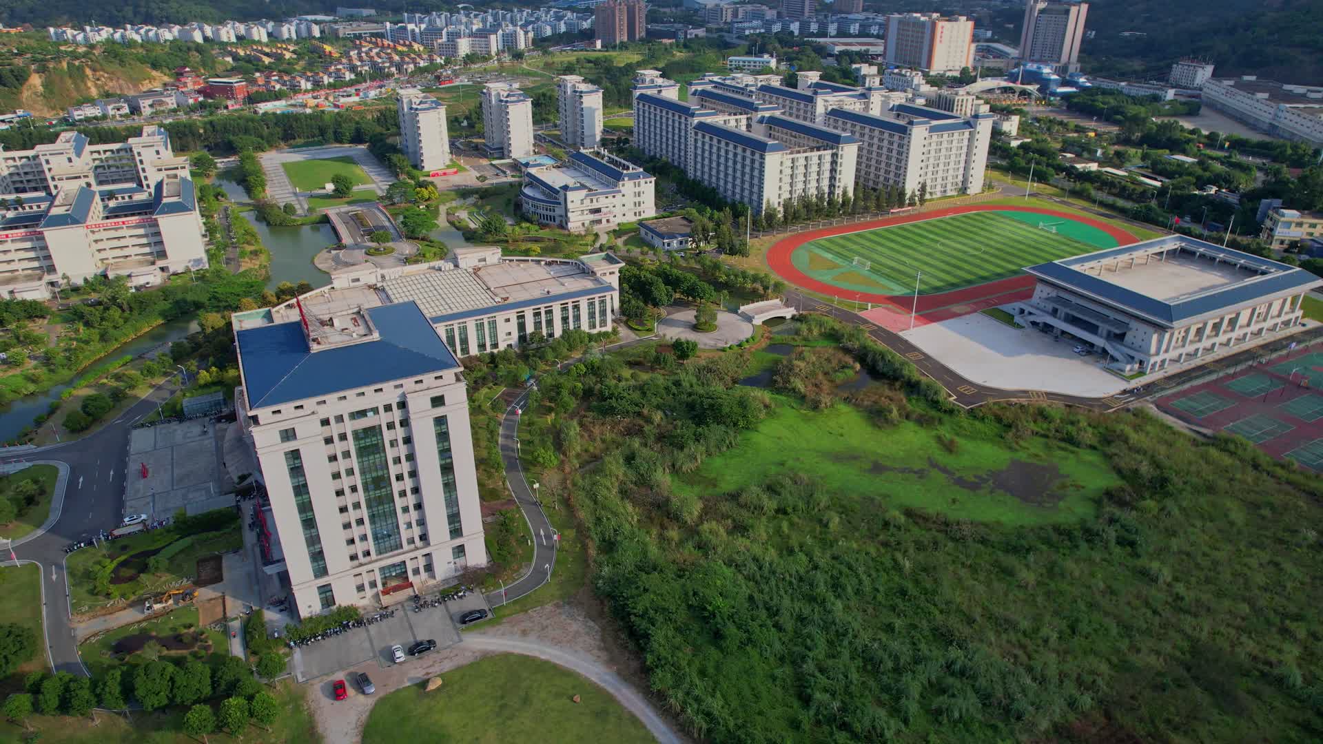 航拍福建农林大学景观视频的预览图