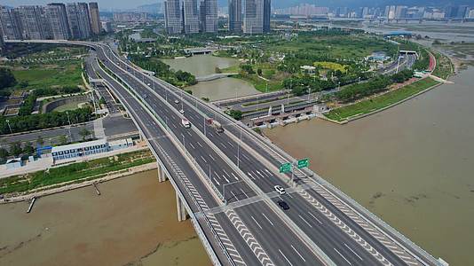 航拍福州道庆洲大桥视频的预览图