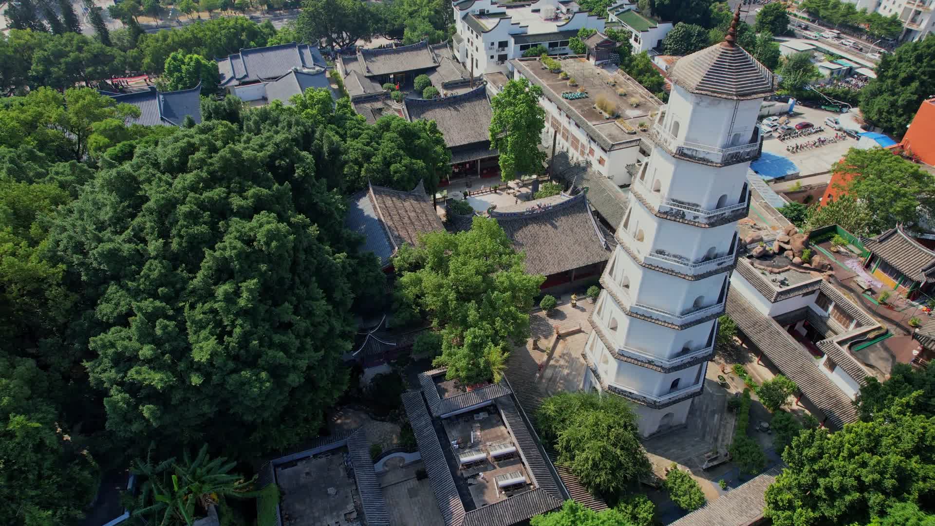 航拍福州定光寺景观视频的预览图