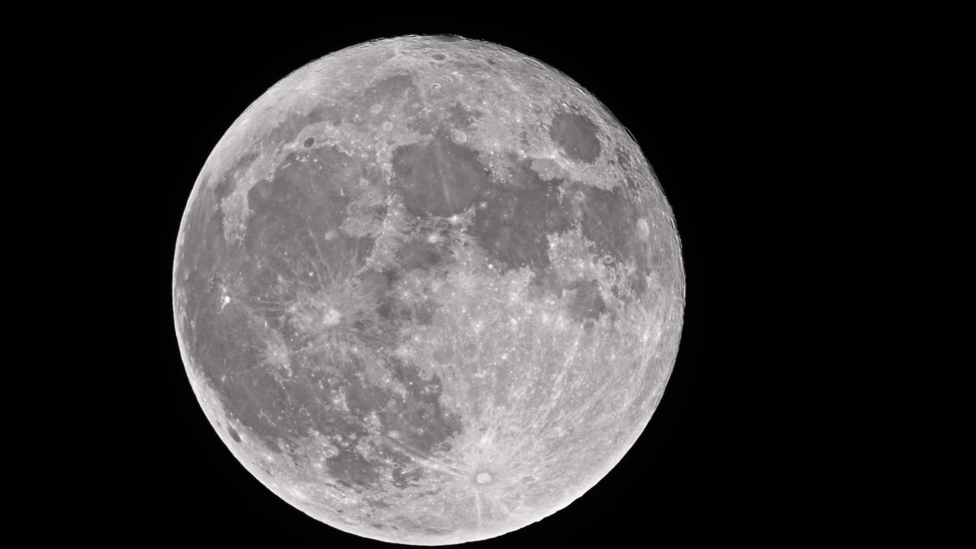 夜晚天空月亮月球皎洁明月满月视频的预览图