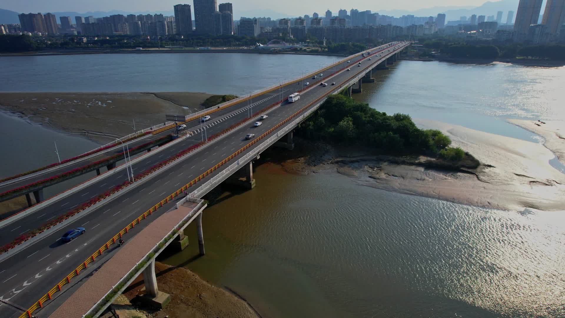 航拍福州金山大桥视频的预览图