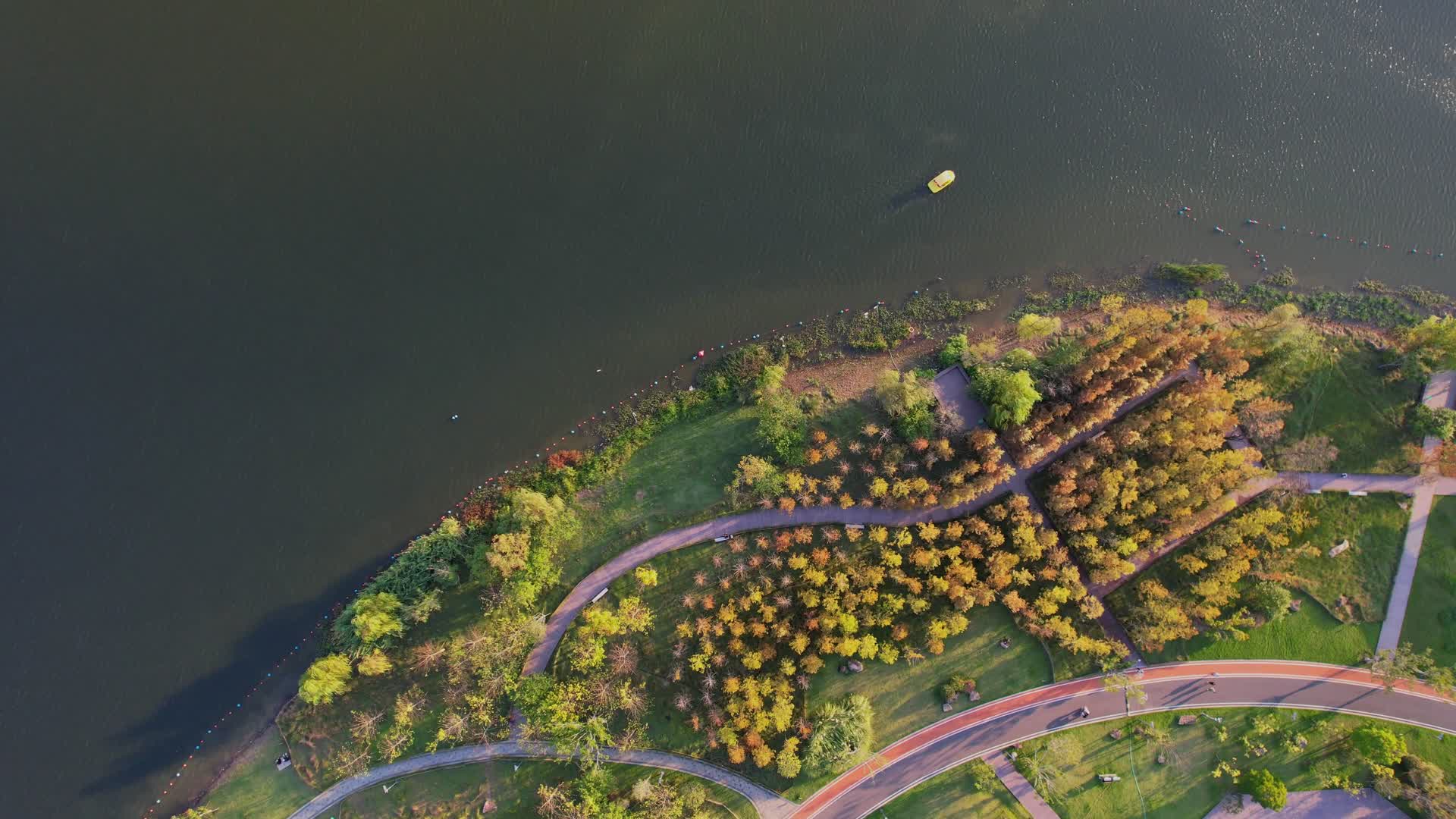 航拍福州旗山湖公园视频的预览图