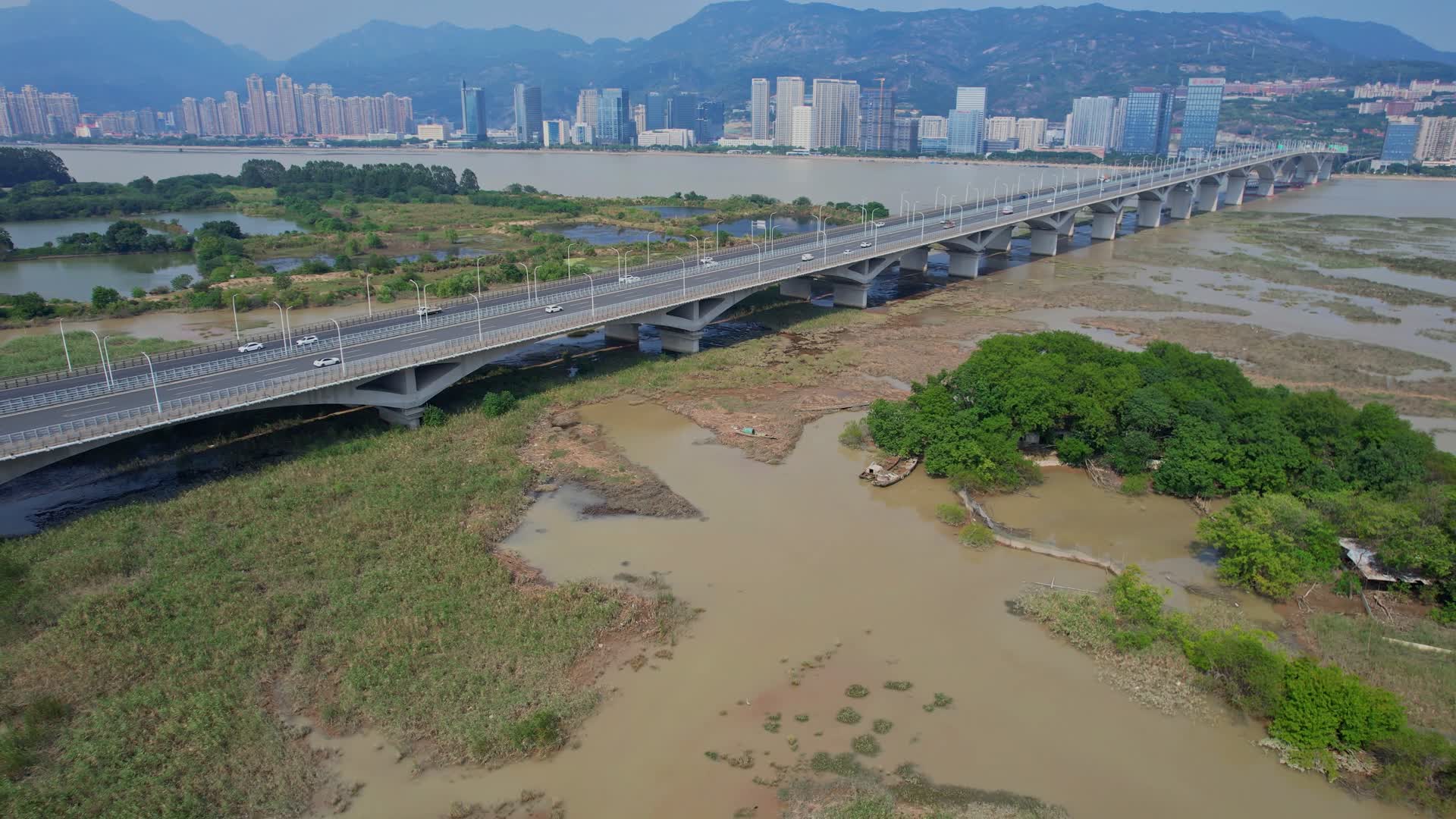 航拍福州三江口大桥视频的预览图