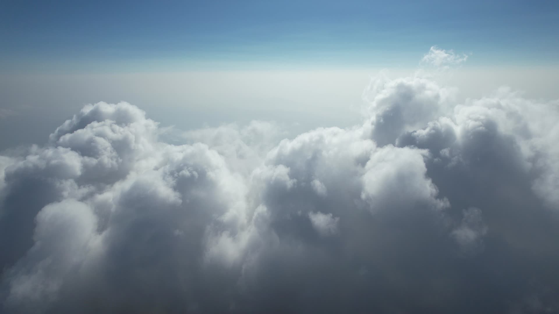 4K洁白的云海向云端唯美特写航拍视频视频的预览图