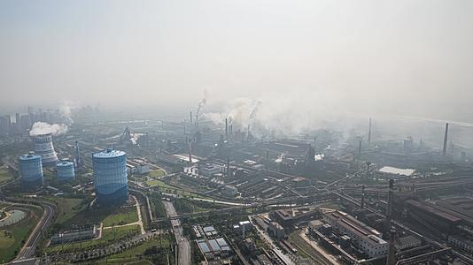 8K城市钢铁厂水蒸气空气污染航拍延时视频的预览图