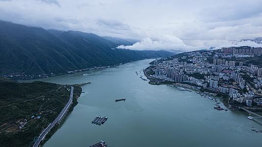 8K震撼巫山大宁河自然风光延时视频的预览图
