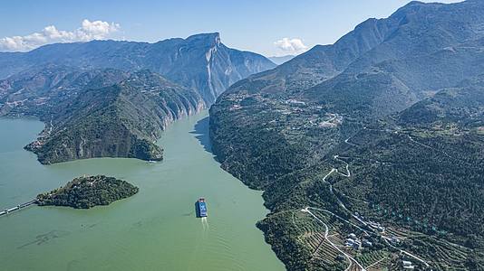 8K壮丽长江三峡之巅壮丽自然航运航拍延时视频的预览图