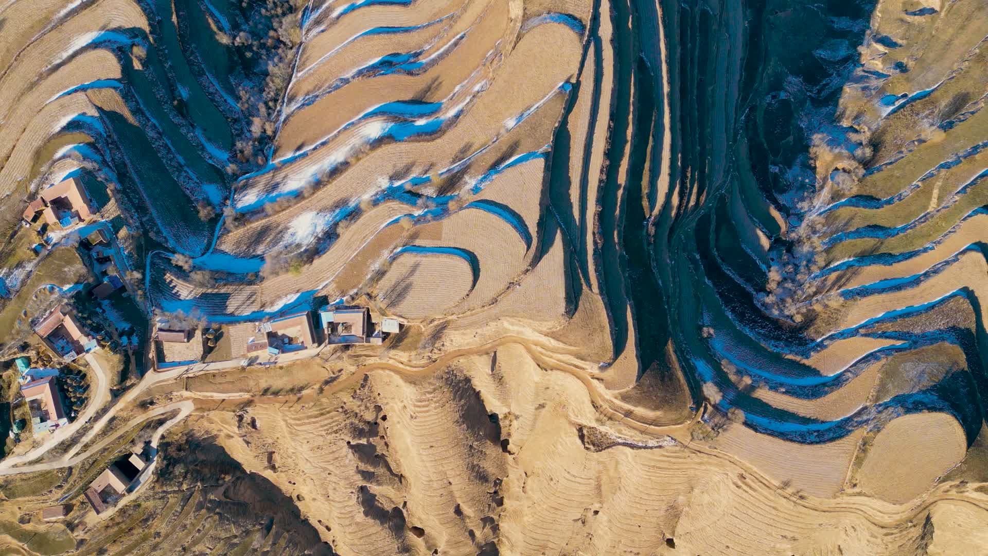黄土高原的梯田视频的预览图