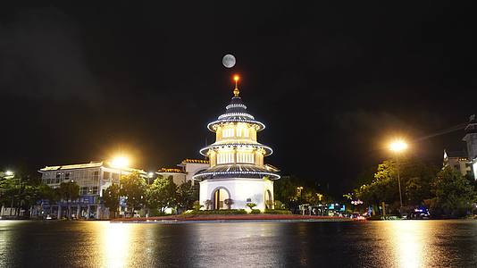 8K扬州文昌阁大月亮延时摄影中秋视频的预览图