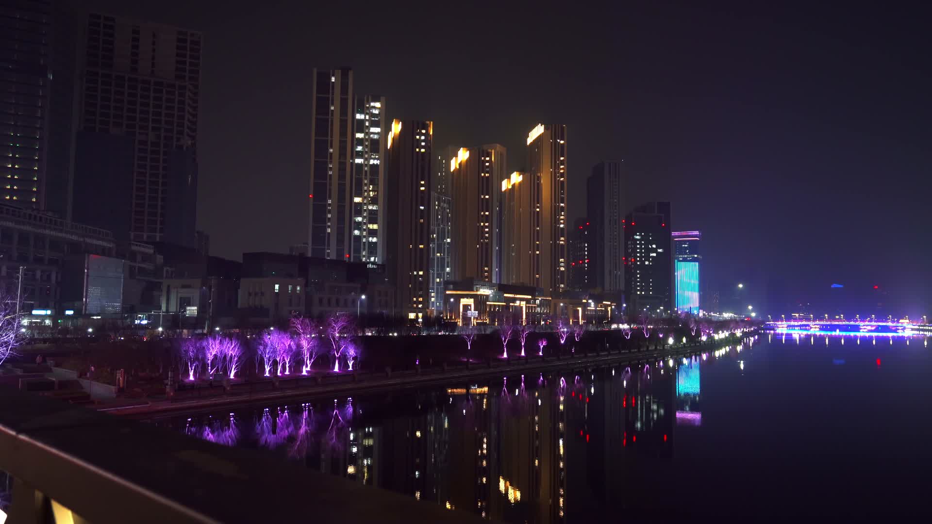 富力中心商业区夜景视频的预览图