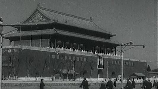 50年代的北京天安门前门楼朝阳门有轨电车视频的预览图