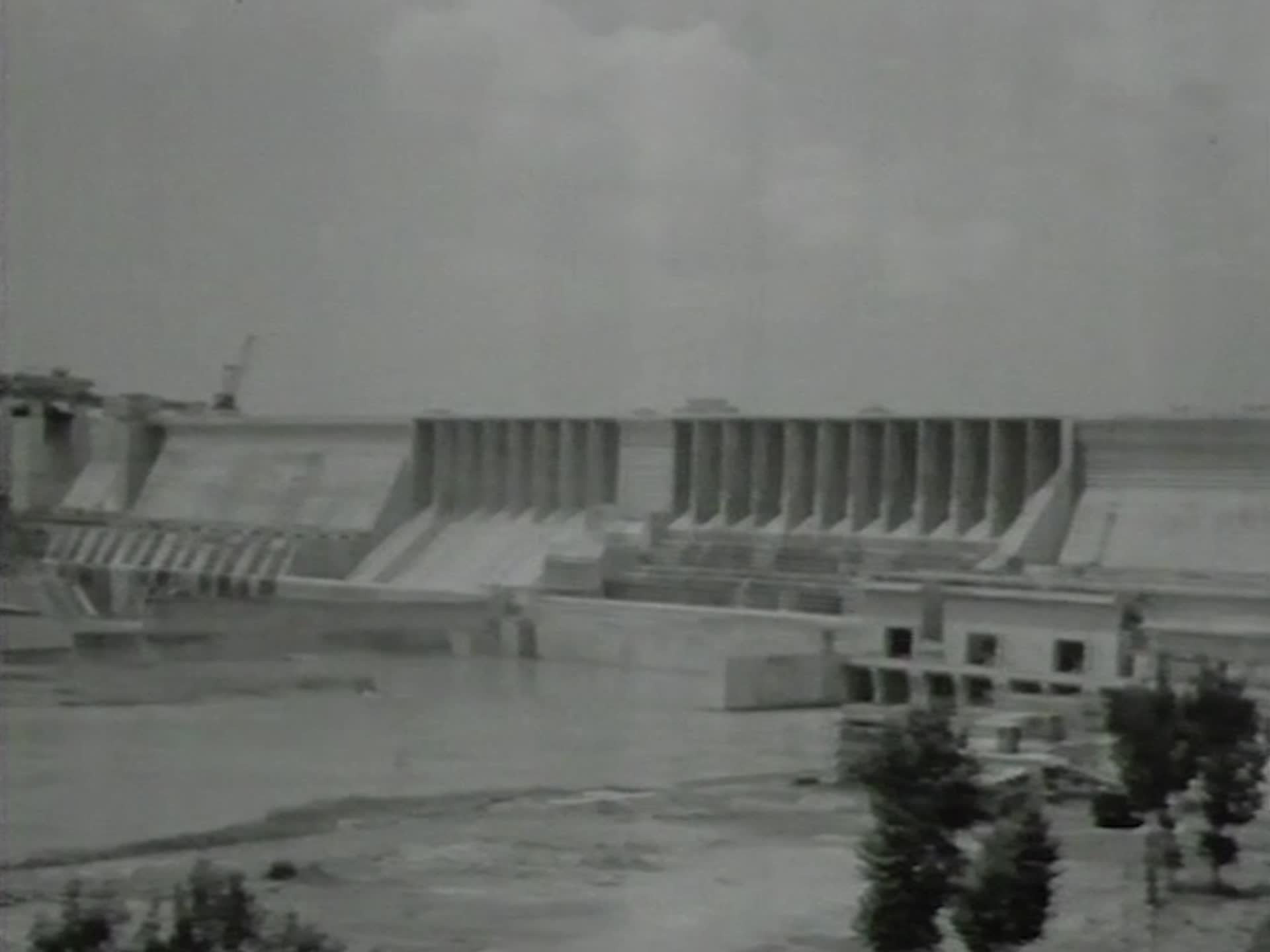 1968年国庆丹江口水电站竣工水电站投产历史影像画面中国水电站发展史视频的预览图