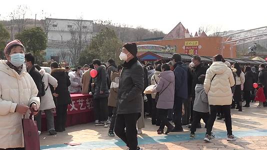 春节赶集人潮6视频的预览图