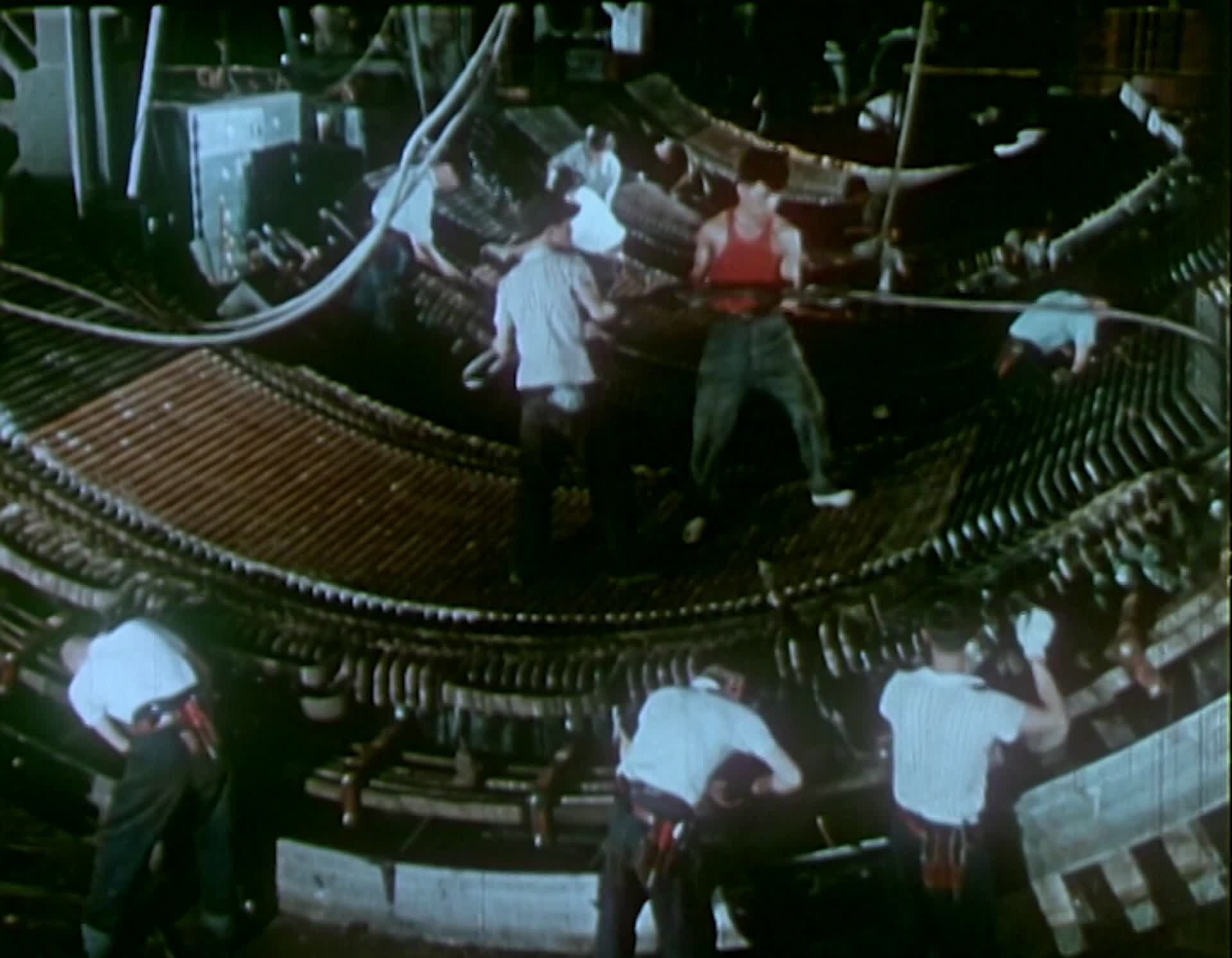发电厂发电机建国初期国家工人工厂工人阶级社会主义现代化历史工厂工人工作画面视频的预览图